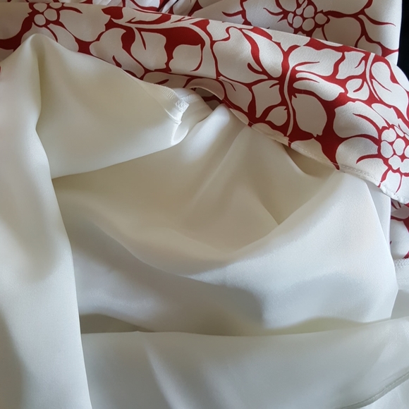 Ann Taylor Petites Red & Ivory Floral Surplice 12P Silk Dress - Picture 9 of 9